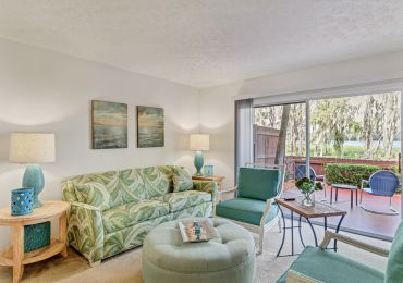2-Bedroom Garden Apartment in Lutz, FL | Lake Carlton Arms